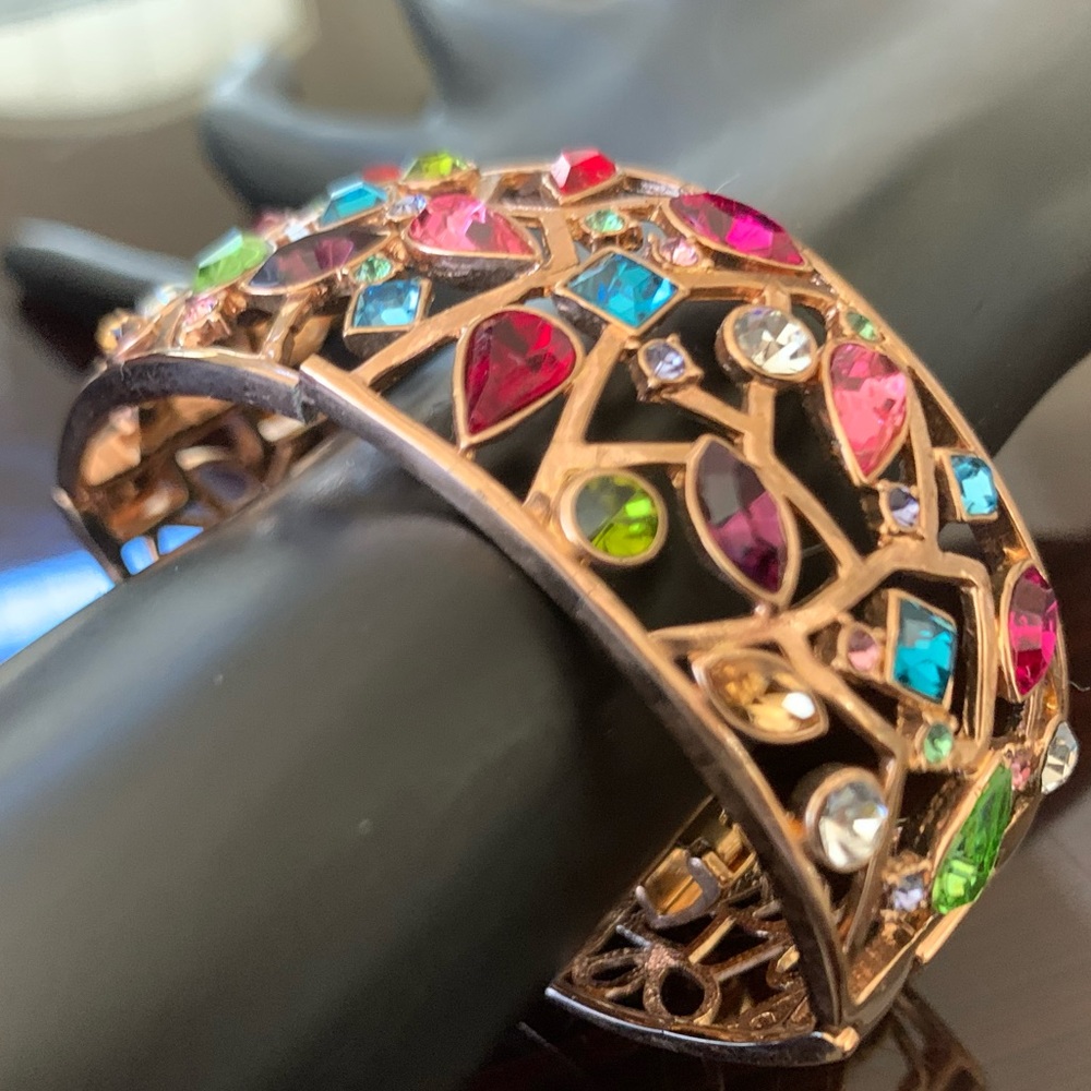 Multi colored bracelet in rose gold